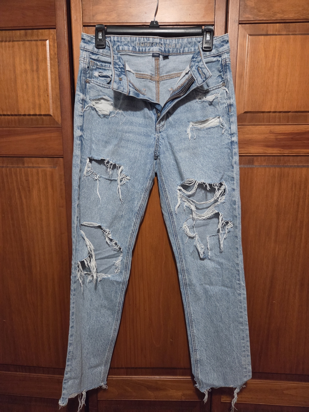 American Eagle Outfitters Light Blue Distressed Mom Jeans